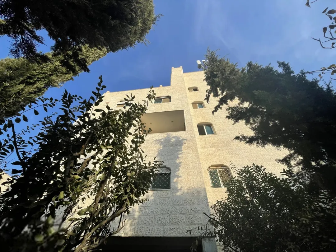 عمارة للبيع تصلح للاستثمار والسكن العائلي بمنطقة البنيات ام اقصير