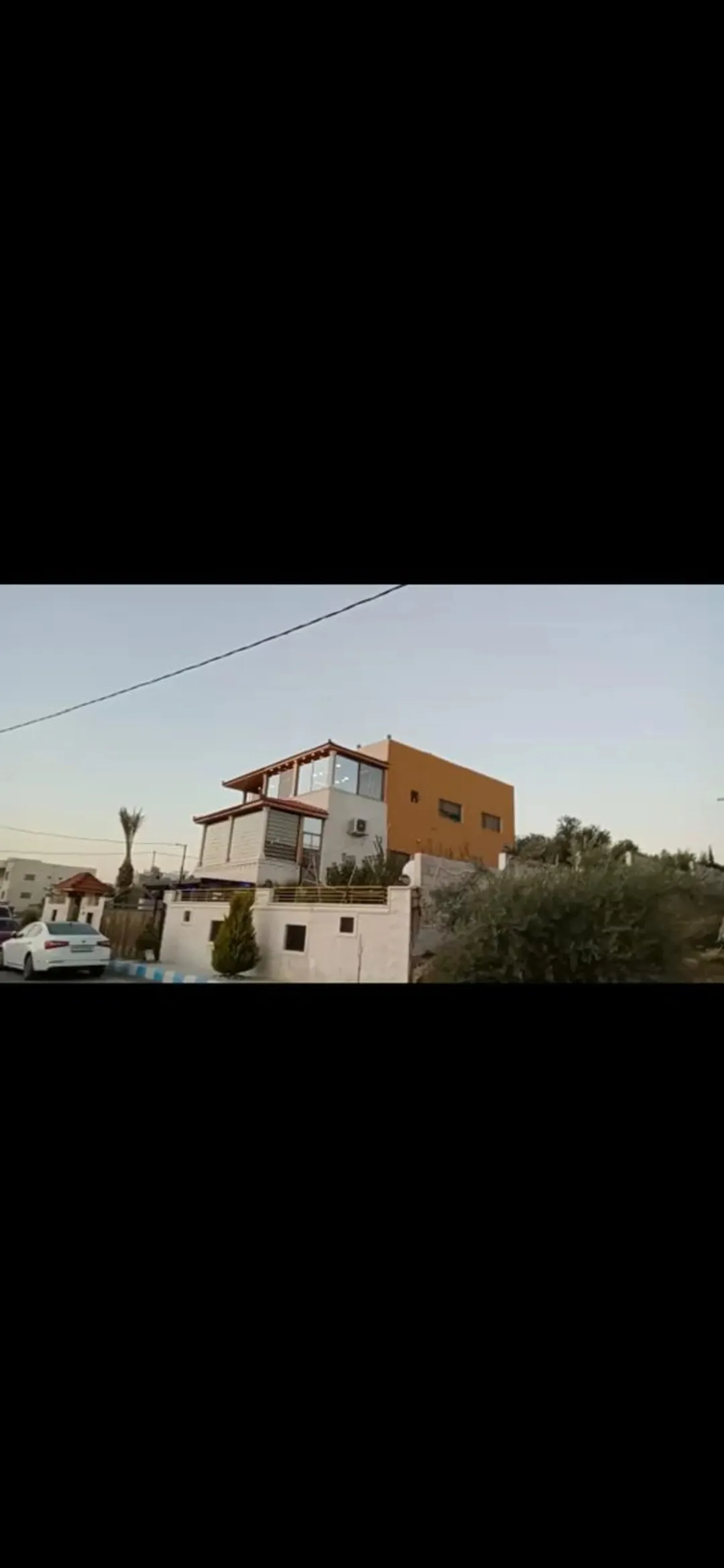 منزل شبه فيلا طابقين نظام دوبلكس بحال الجديد للبيع مباشرة الموقع اربد قرب اسواق الفرقان