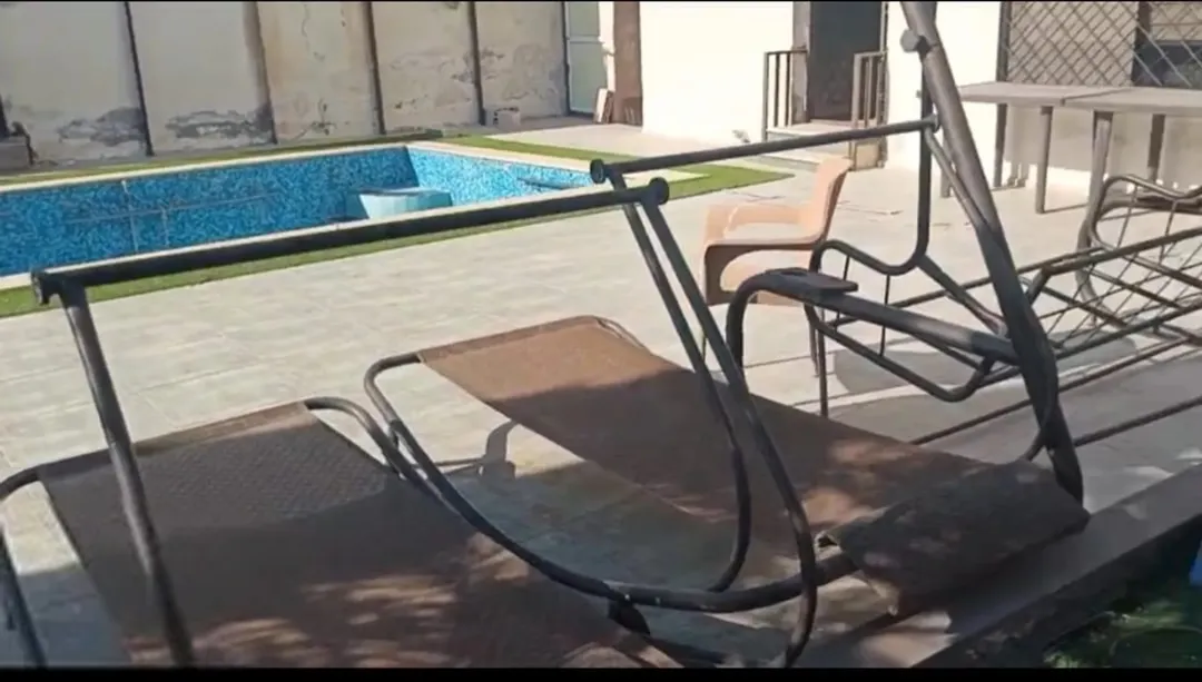 شاليه للبيع لقطه بسعر 65 الف. مطل ومرتفع اطلاله خرفيه على ثلاث شوارع