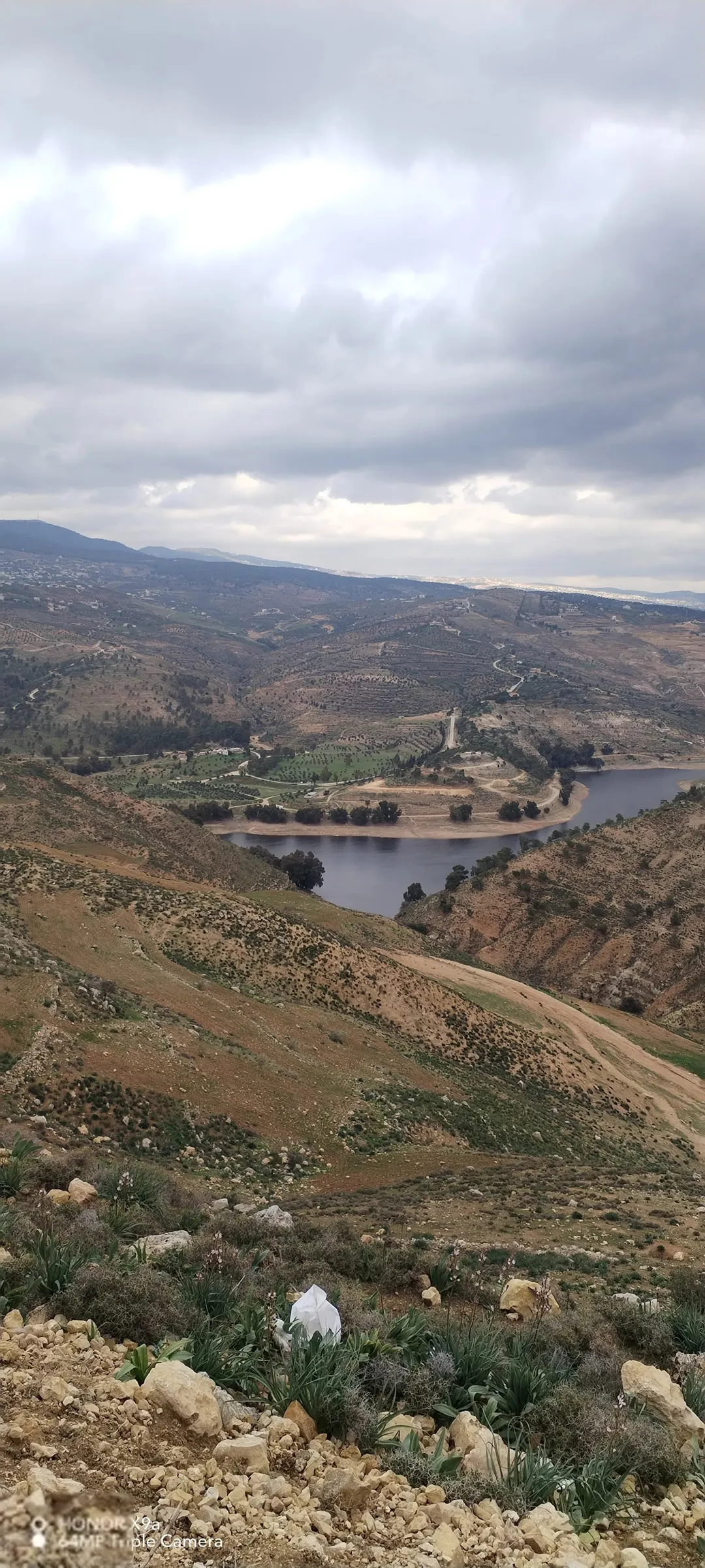 قطعة أرض مميزة في كوشان موقع الرمان 10 دنمات