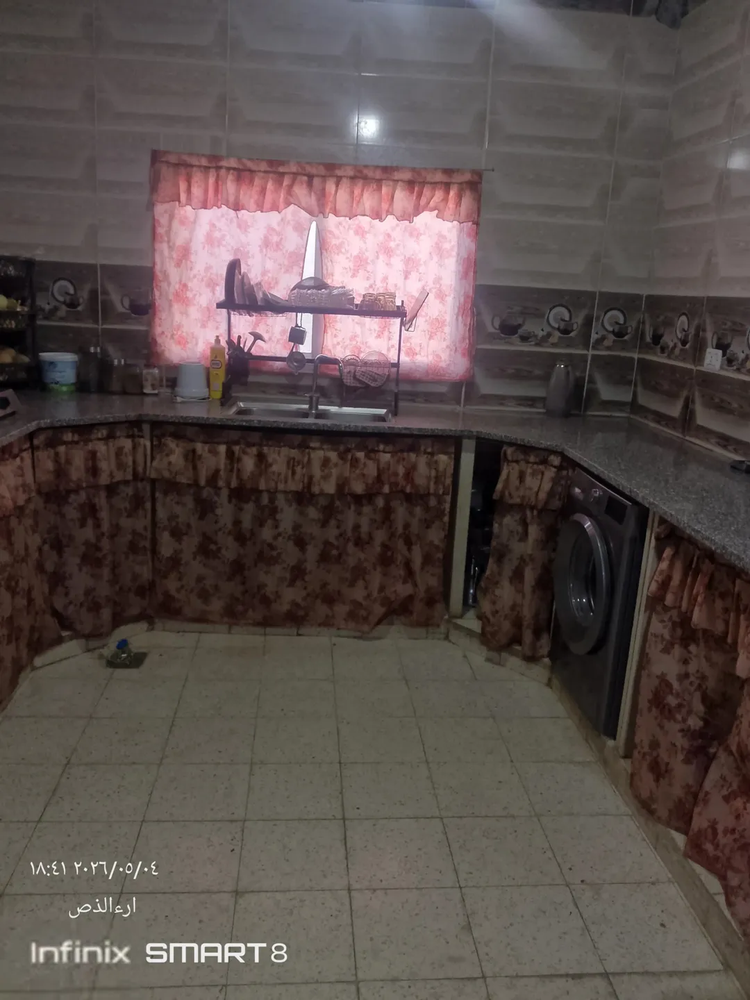 بيت للبيع على شارع المية.