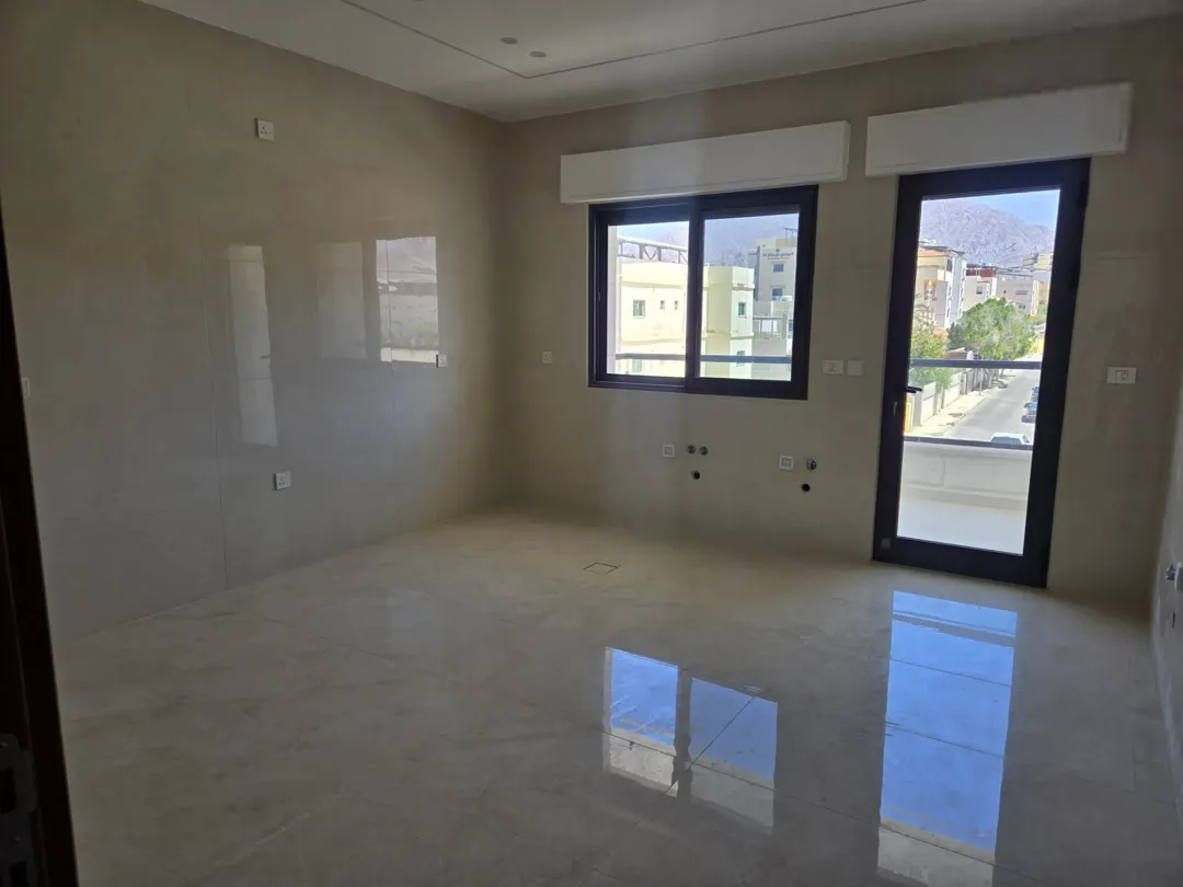 شقق فاخرة جديدة للبيع في منطقة الثامنة – إسكان عصري بتصميم مميز