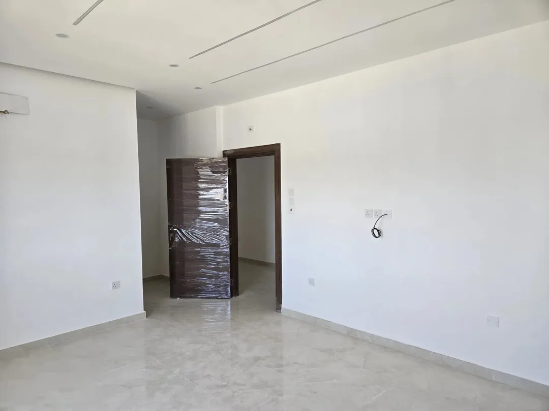 شقق فاخرة جديدة للبيع في منطقة الثامنة – إسكان عصري بتصميم مميز