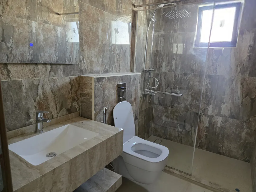 شقق فاخرة جديدة للبيع في منطقة الثامنة – إسكان عصري بتصميم مميز