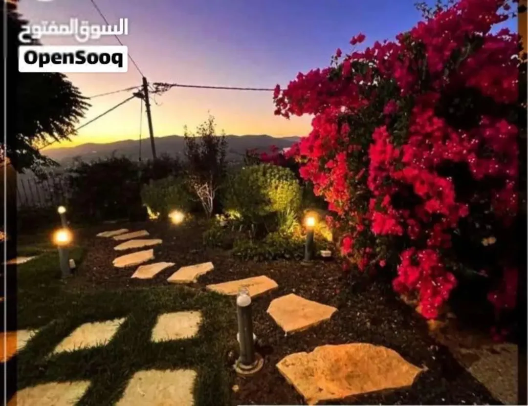 فيلا فاخرة بإطلالة ساحرة للبيع في جرش – المصطبة