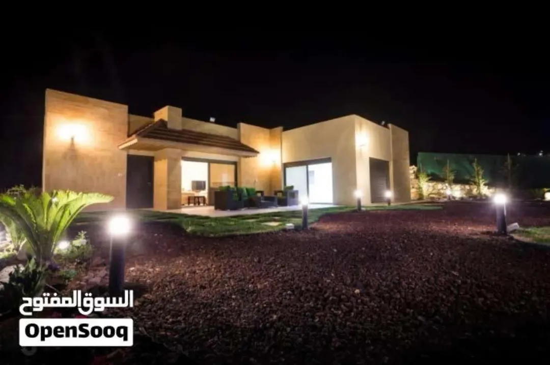 فيلا فاخرة بإطلالة ساحرة للبيع في جرش – المصطبة