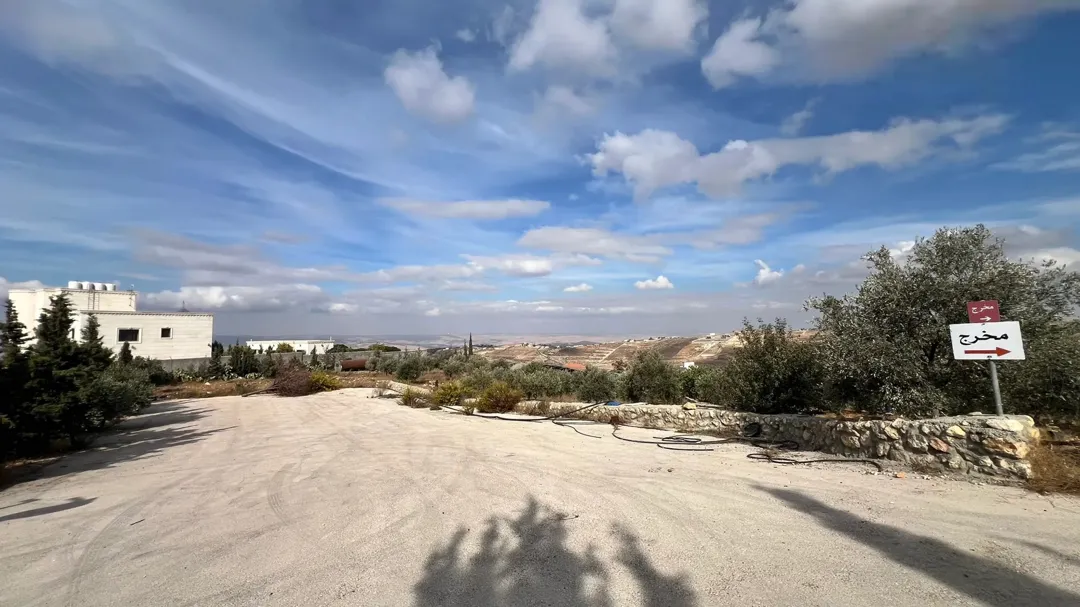 أرض على مرتفعات بإطلالة على عمان وجرش والسلط وعجلون