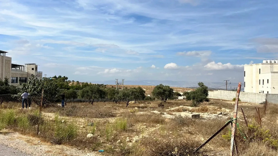 أرض على مرتفعات بإطلالة على عمان وجرش والسلط وعجلون