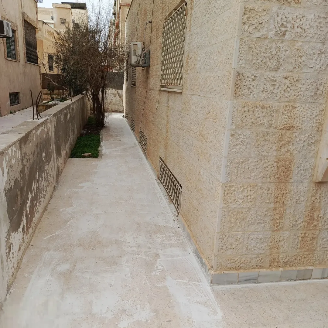 بيت طابقين معلق في ماركا الجنوبية بالقرب من نادي السباق