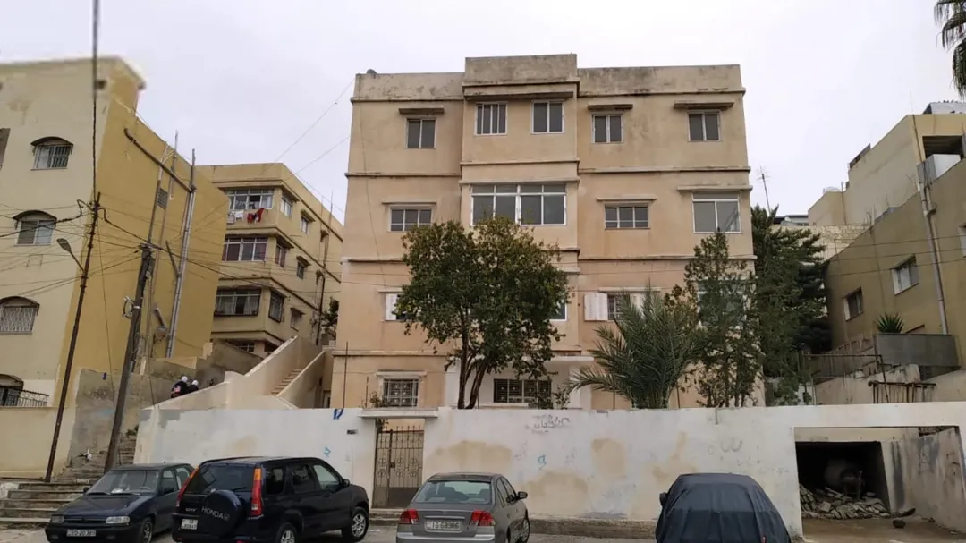 عماره 4 شقق 4طوابق في جبل الاشرفيه/حي الارمن للبيع بسعر مغري