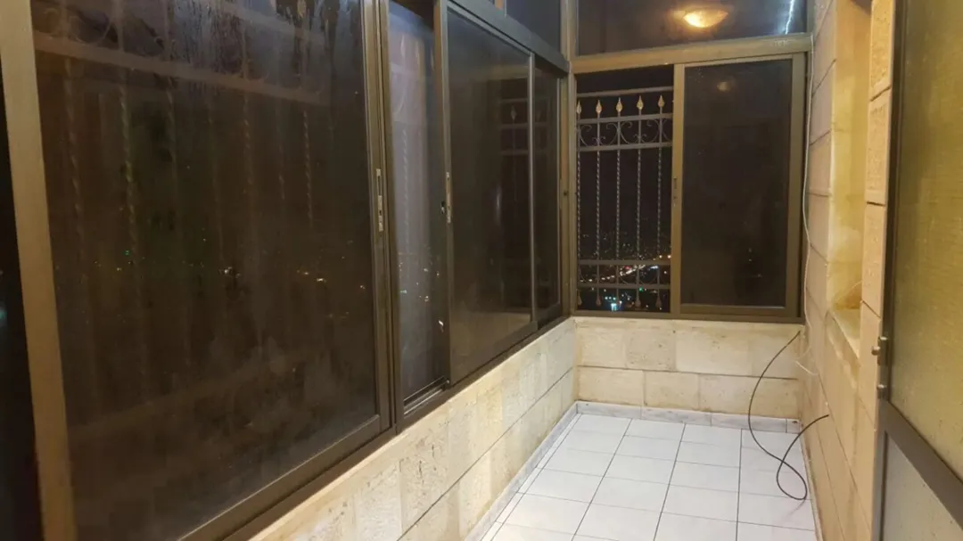 شقتان للبيع في الجبيهة بالقرب من قصر الأميرة بسمة