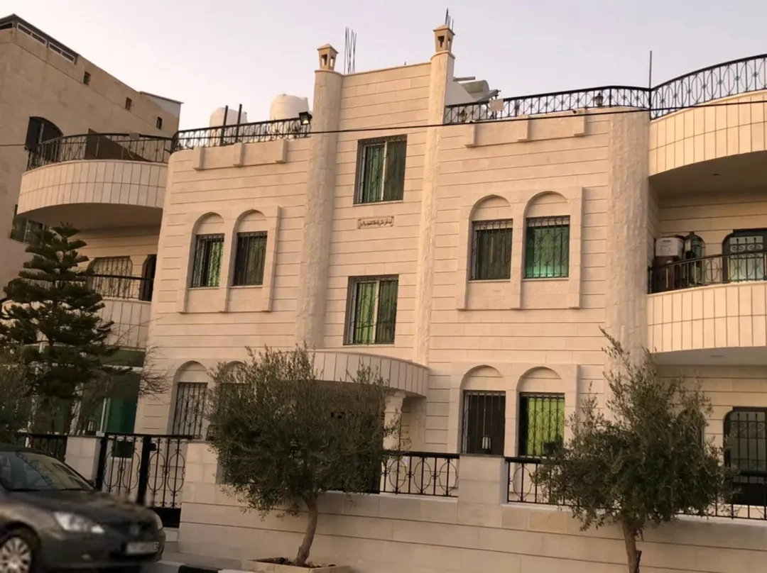 فيلا فخمة في مرج الحمام – عمان فرصة استثمارية مميزة
