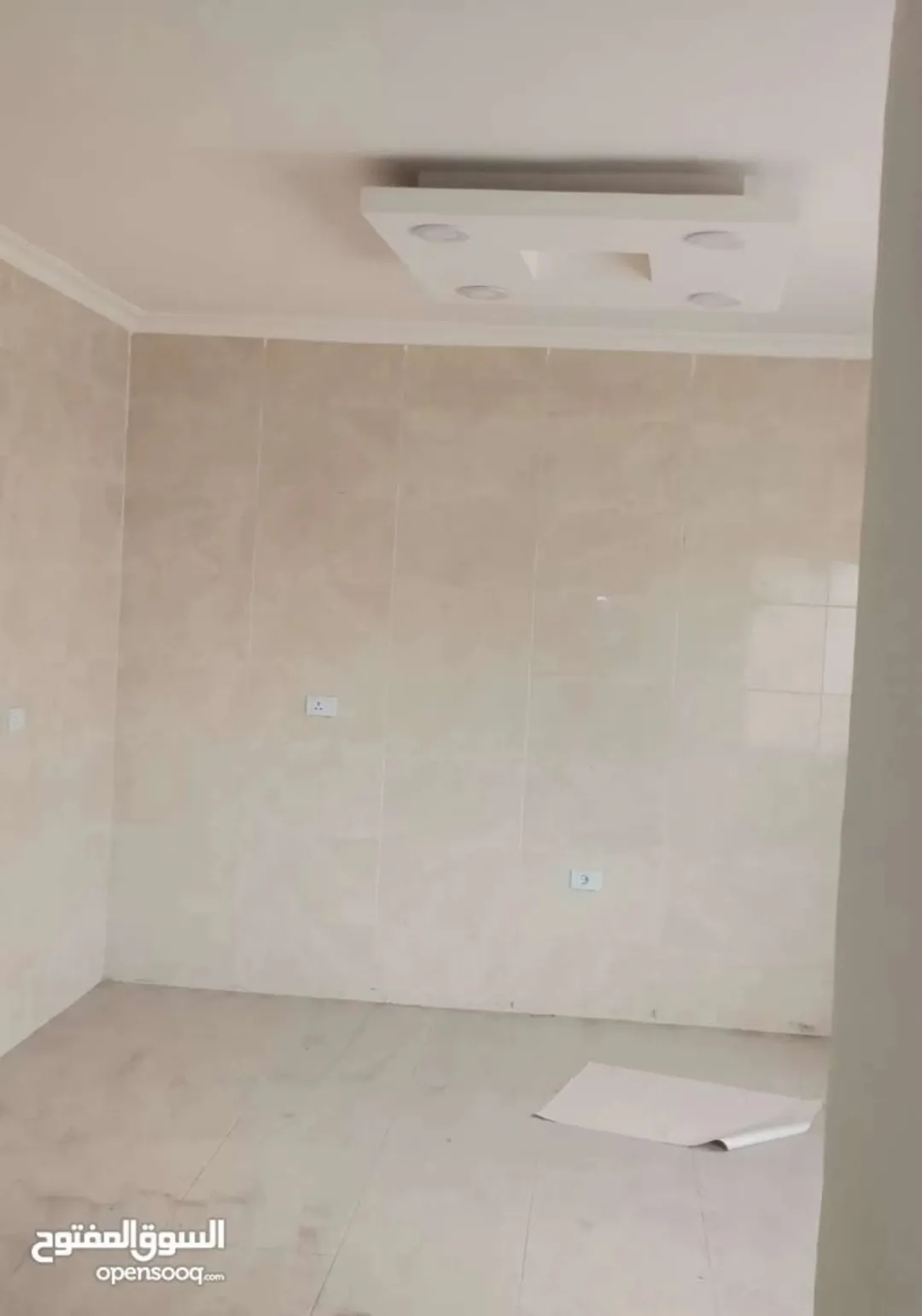 شقة سكنية جديدة كلياً ومعفاة من الرسوم