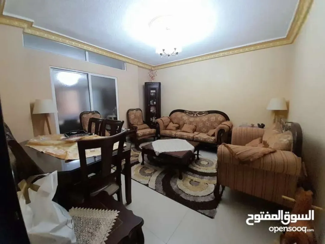 شقة فاخرة للبيع في ضاحية الاستقلال خطوات من صيدلية ربوع الاستقلال