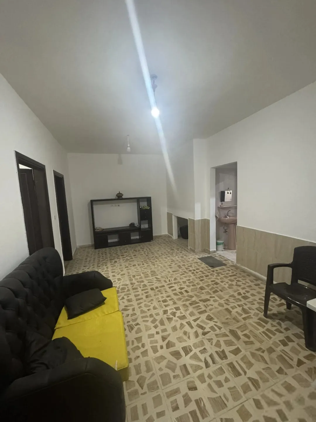 عمارة سكنية فاخرة ثلاث شقق في كل طابق