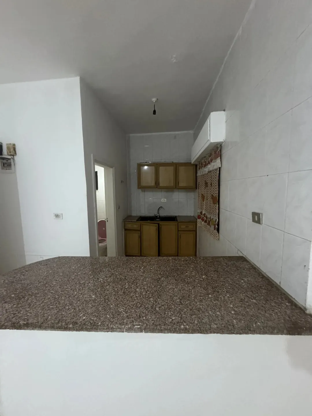 عمارة سكنية فاخرة ثلاث شقق في كل طابق