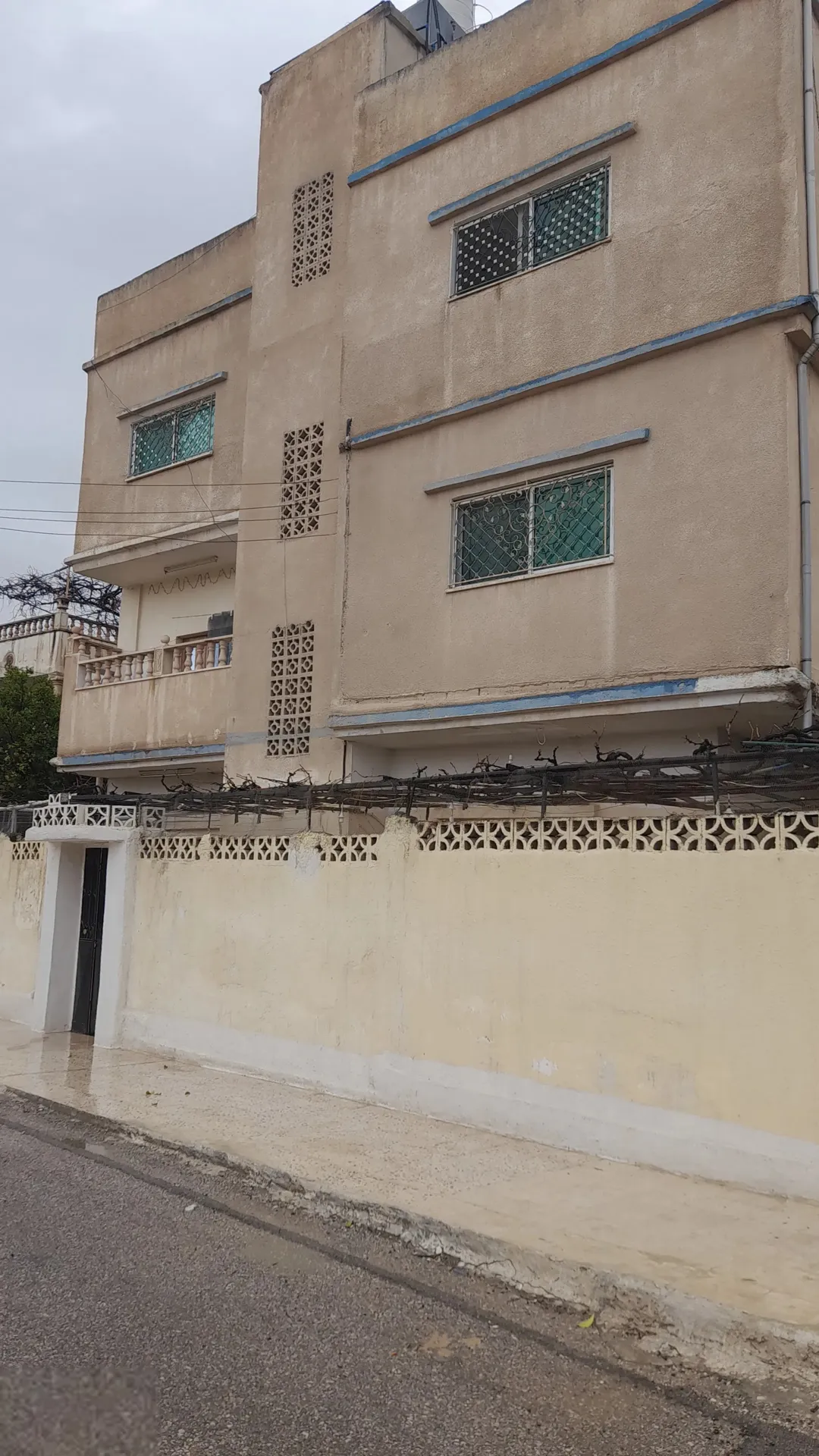 عمارة سكنية مميزة للبيع في سحاب – عمان