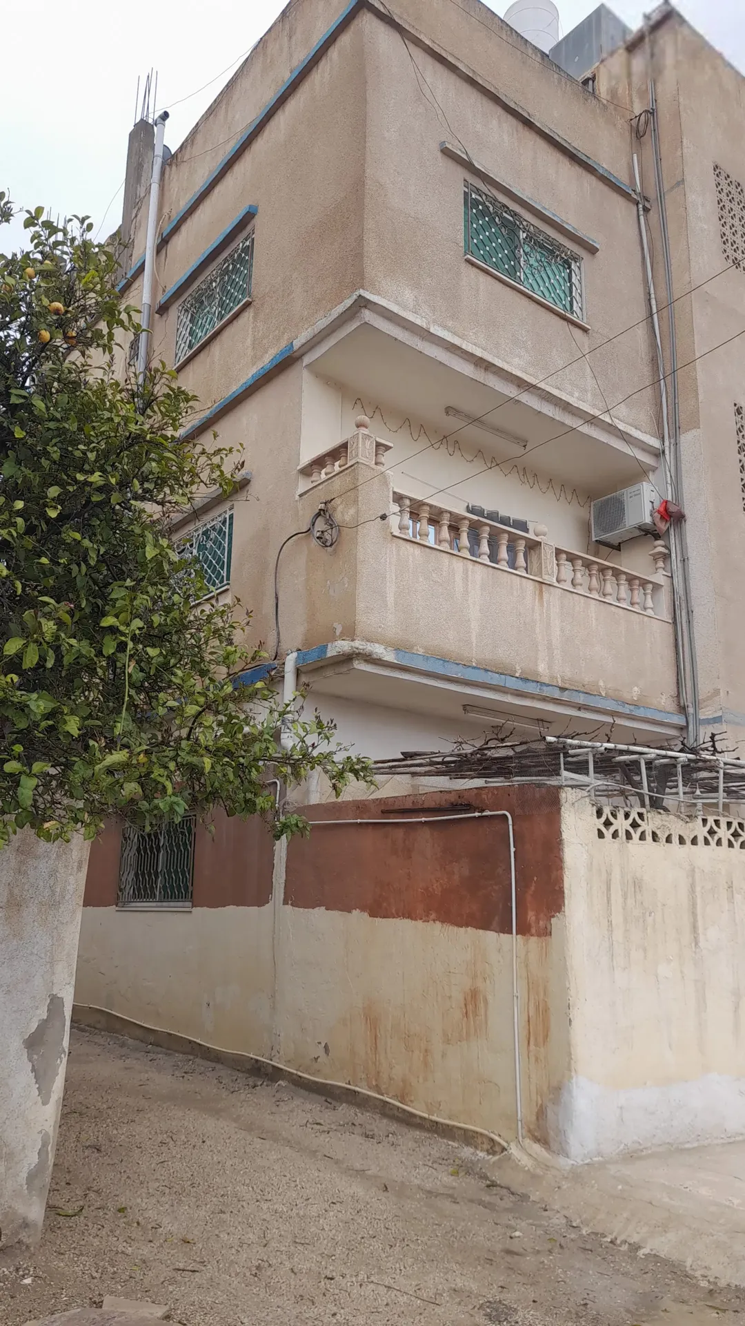 عمارة سكنية مميزة للبيع في سحاب – عمان