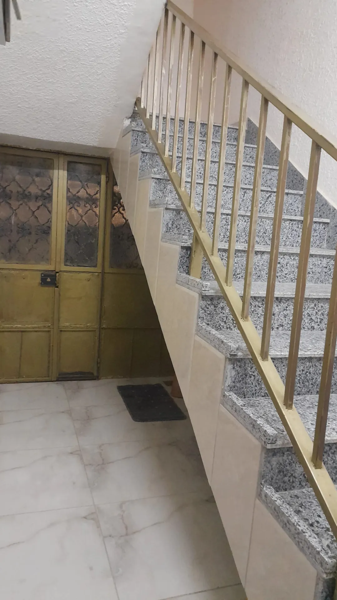 عمارة سكنية مميزة للبيع في سحاب – عمان