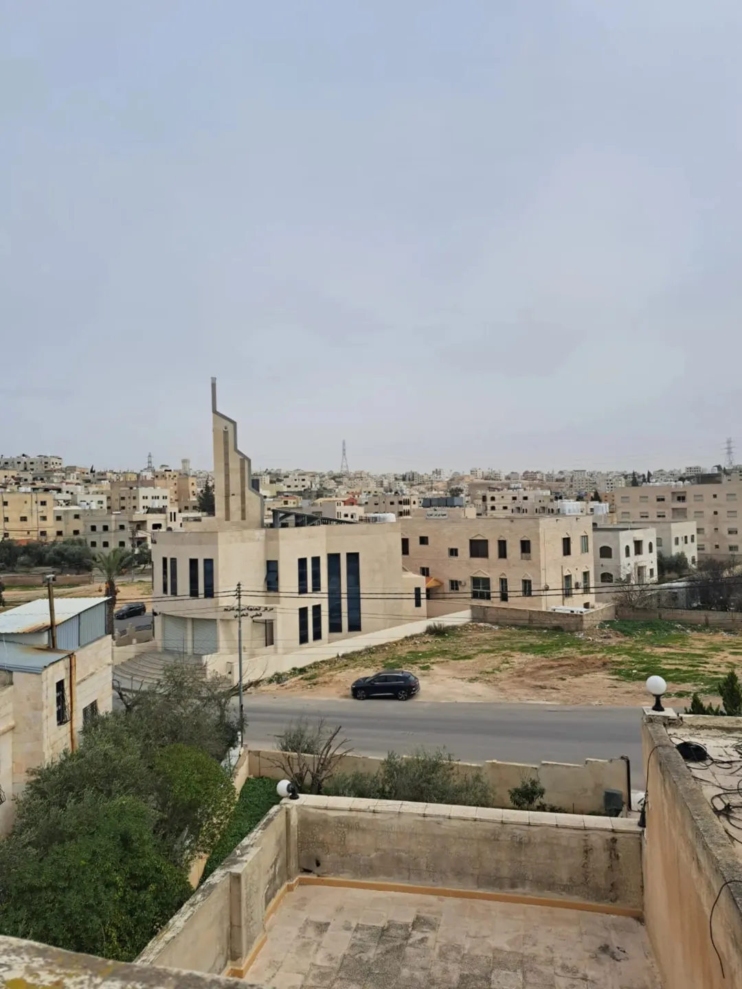 بيت مستقل طابقين في اجمل و ارقى مناطق اليادودة