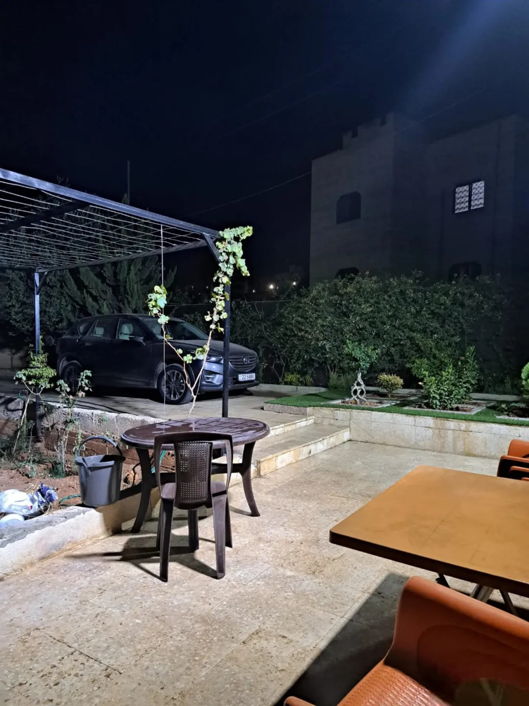 بيت مستقل طابقين في اجمل و ارقى مناطق اليادودة