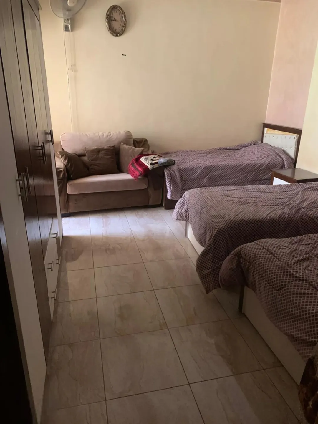 شقة مفروشة بالكامل للإيجار في طبربور بموقع حيوي | ID 901599