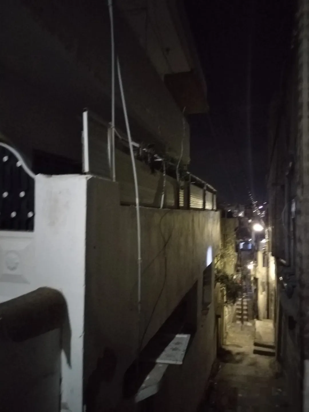 بيت 4 طوابق للبيع