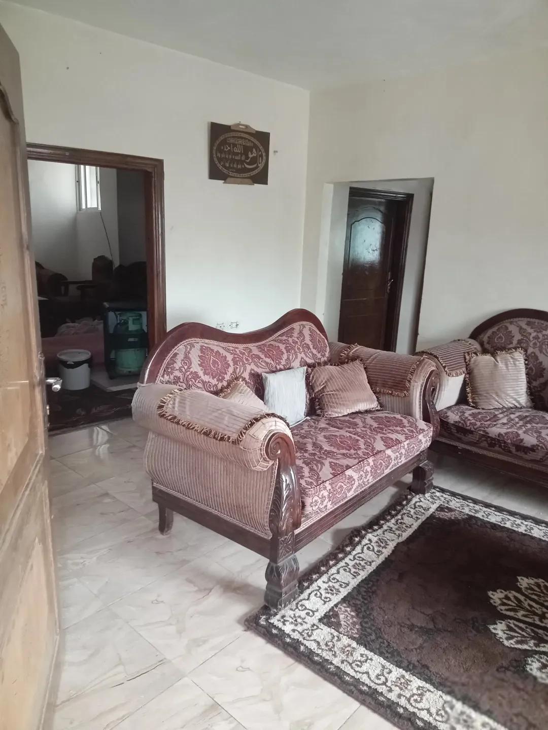 عمارة مكونة من اربع طوابق تصلح للإستثمار بسعر مغري جدا جدا جدا مباشرة