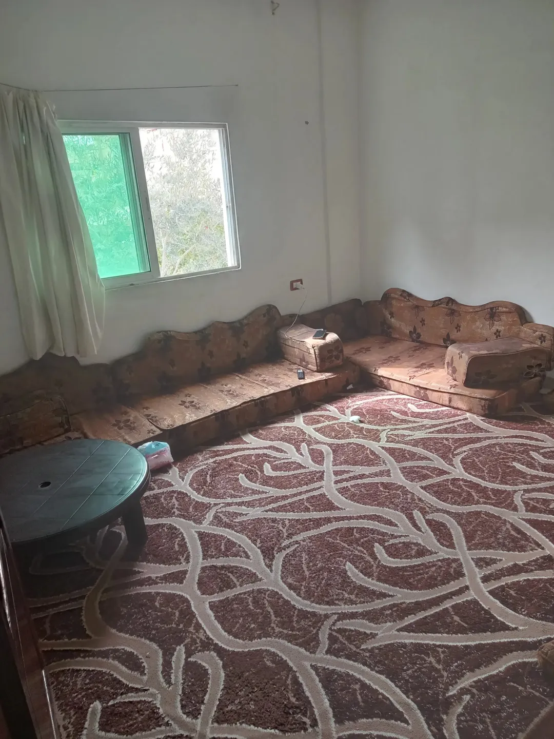 عمارة مكونة من اربع طوابق تصلح للإستثمار بسعر مغري جدا جدا جدا مباشرة