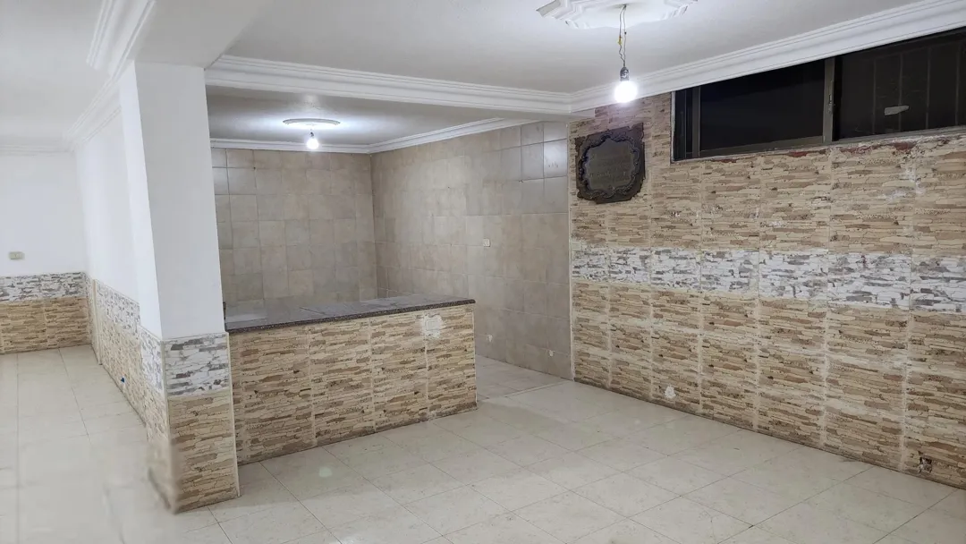 شقة فاخرة للبيع في الجبيهة مساحة واسعة
