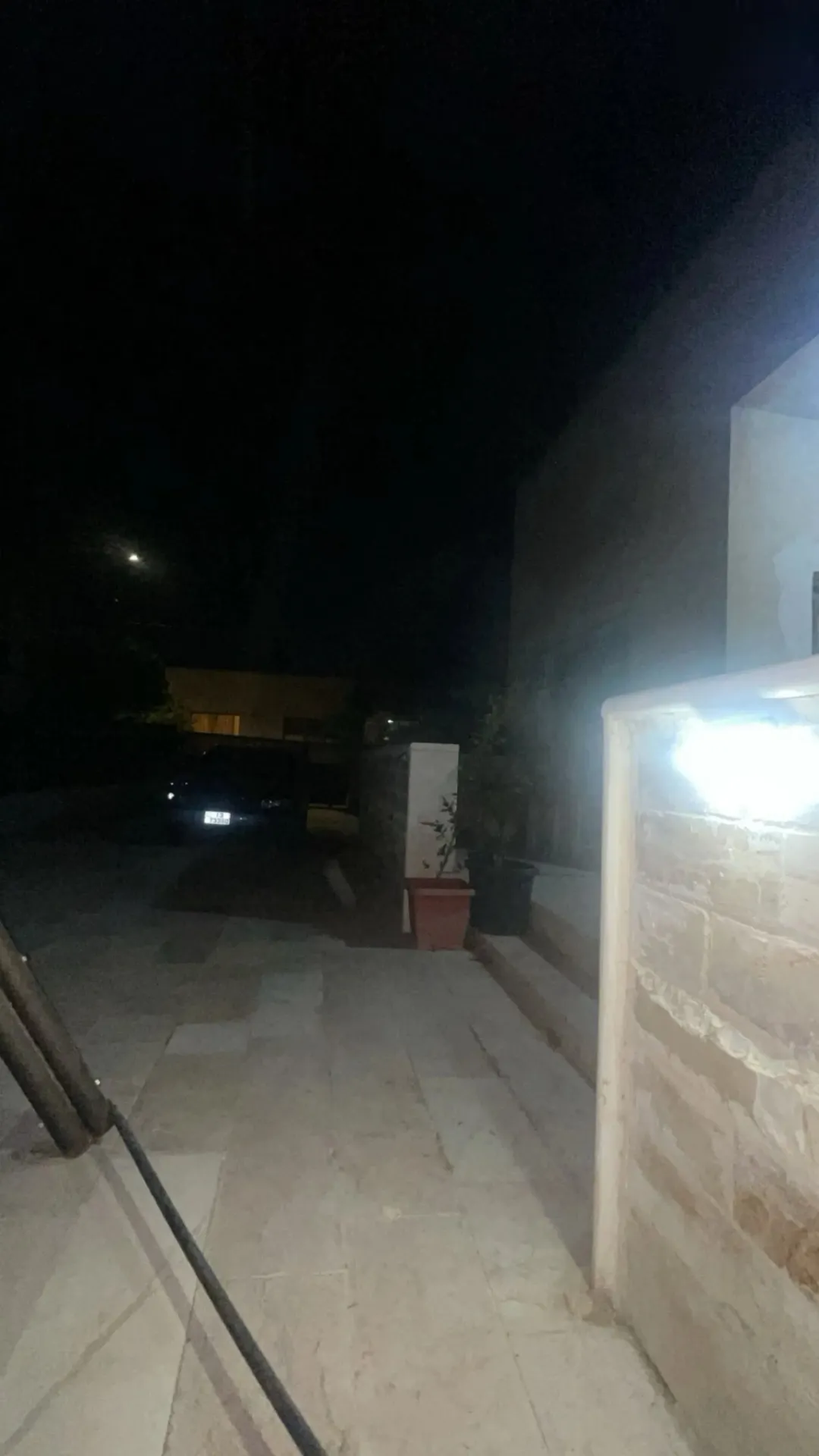 بيت مستقل للبيع / اربد دوار الروضه شارع الثلاثين