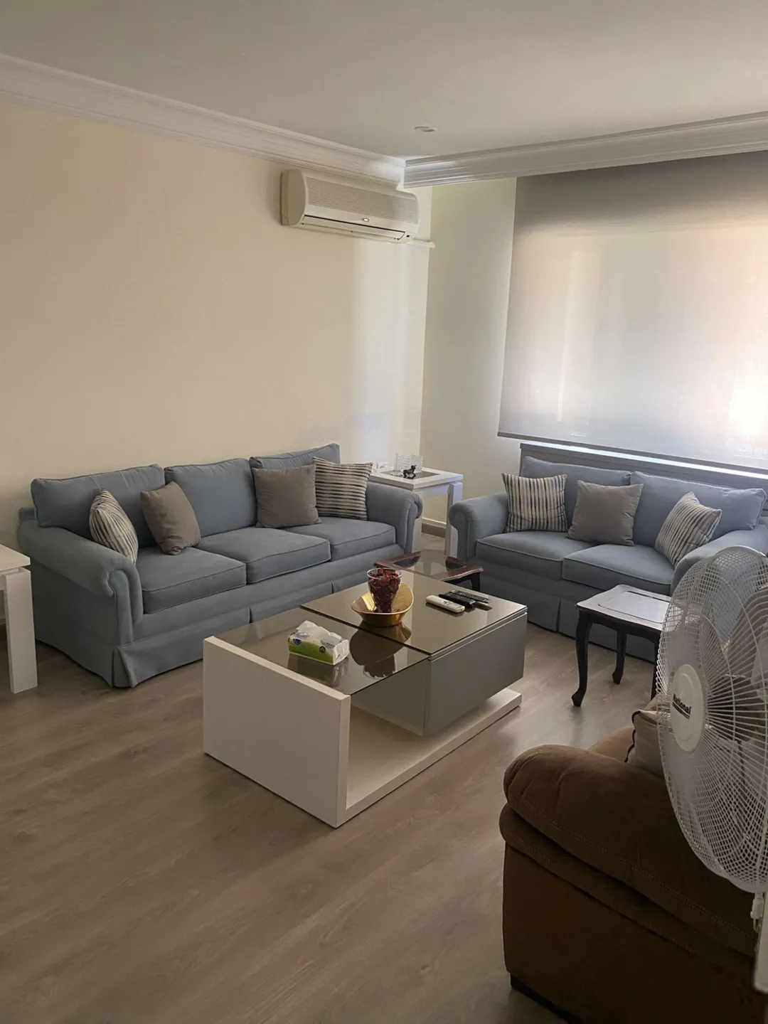 شقة أرضية مفروشة فاخرة مع حديقة وكراج في منطقة السفارة البريطانية – عمان الاردن | ID 612617