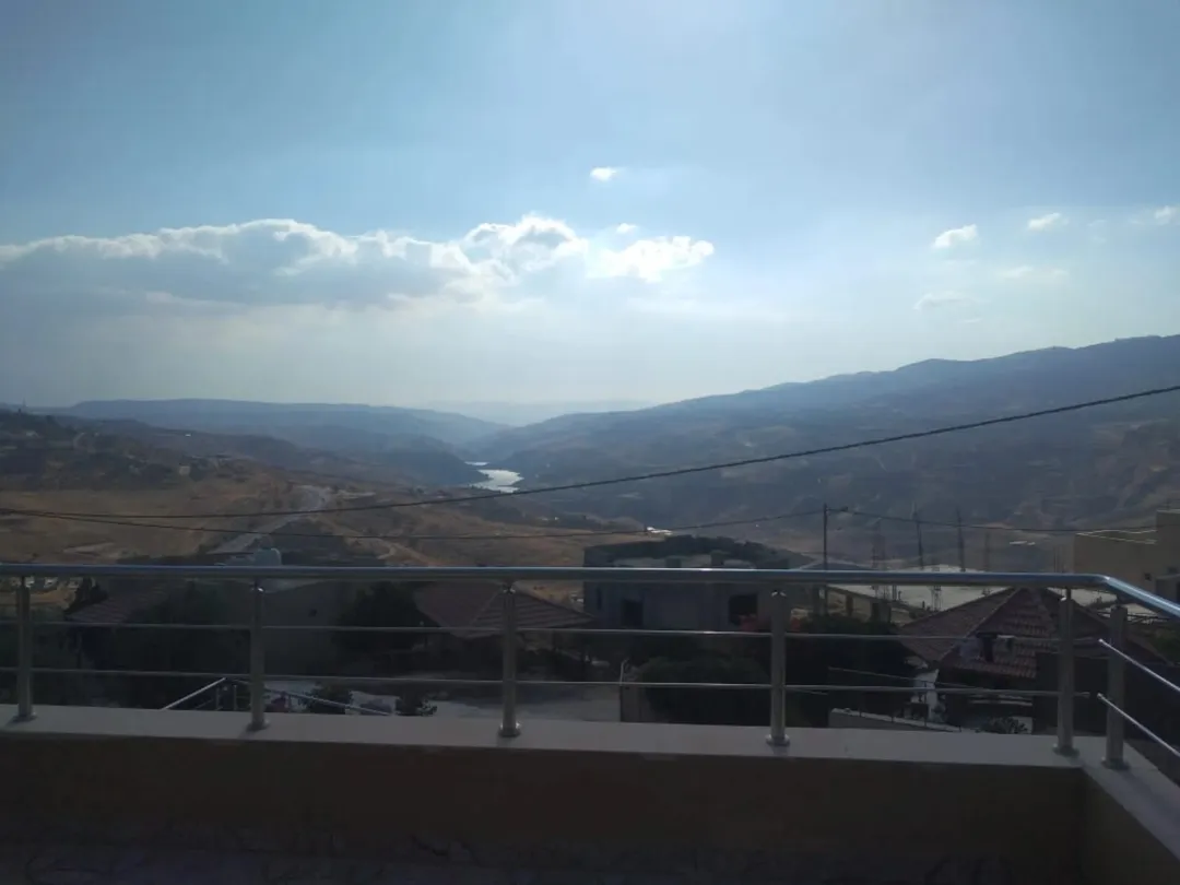 مزرعة أحلى إطلالة على سد الملك طلال