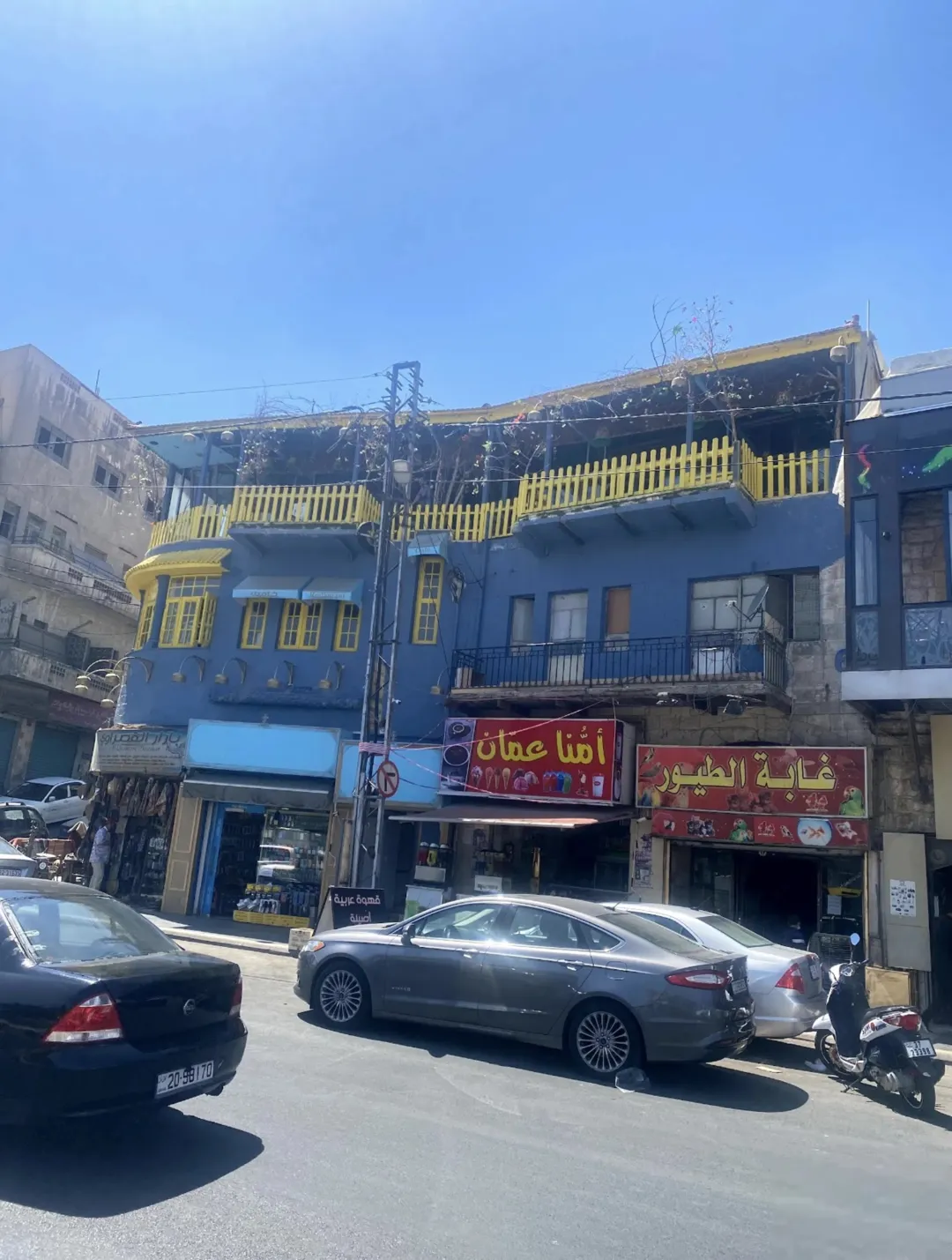 مجمع تجاري للبيع مقابل المدرج الروماني