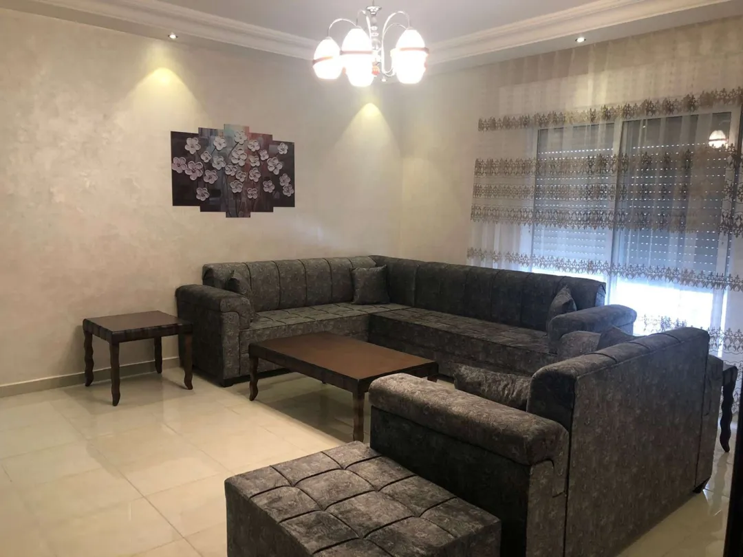 شقة مفروشة فاخرة للإيجار في عمان شارع الجامعة – عمان الاردن