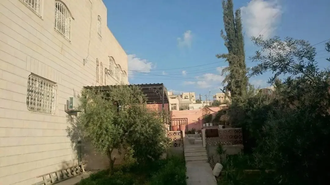منزل طابقين للبيع