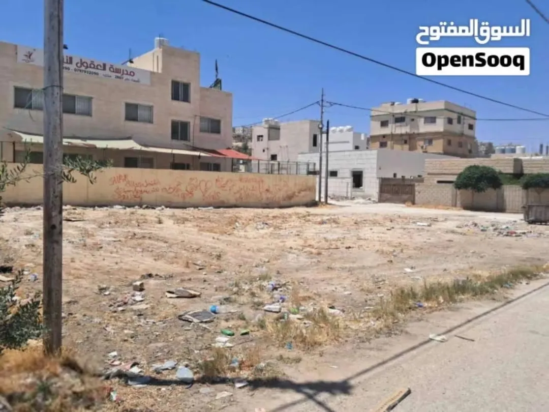 للبيع قطعة أرض خلابة في وادي الحجر
