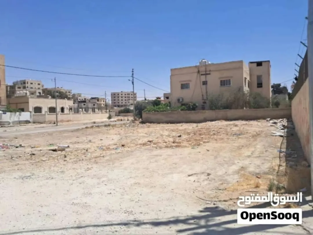 للبيع قطعة أرض خلابة في وادي الحجر