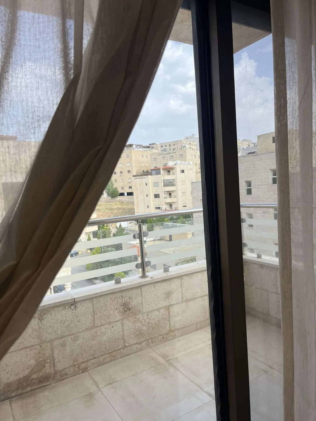 شقة فندقية فاخرة للإيجار في أم زويتينه الجبيهة راحة وأناقة في قلب عمّان – عمان الاردن