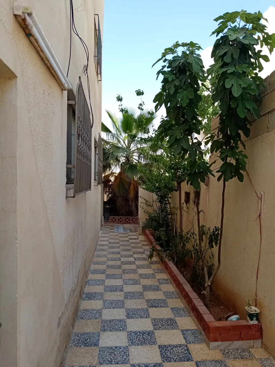شقة مميزة للبيع في الرصيفة – إسكان طلال