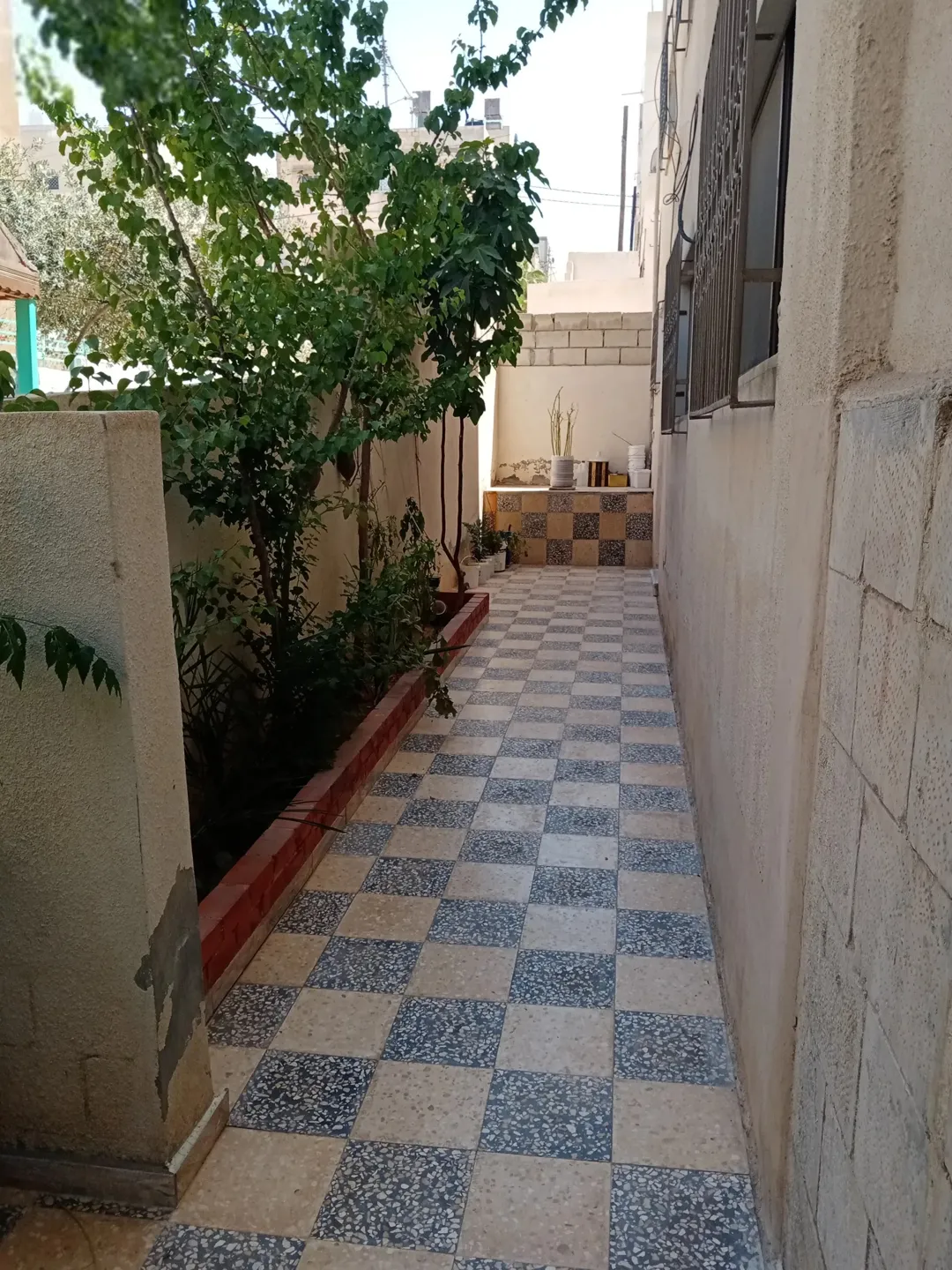 شقة مميزة للبيع في الرصيفة – إسكان طلال