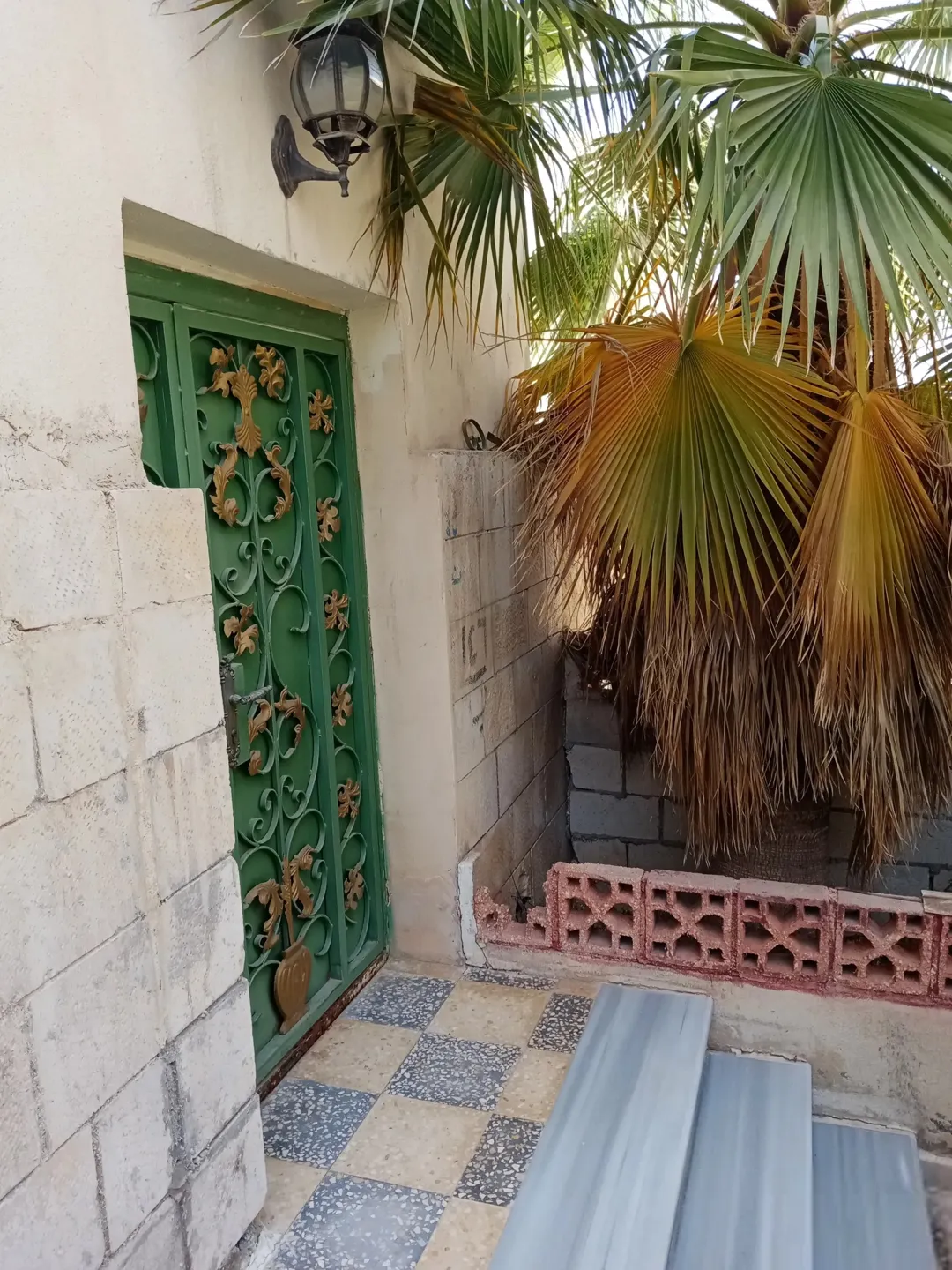 شقة مميزة للبيع في الرصيفة – إسكان طلال