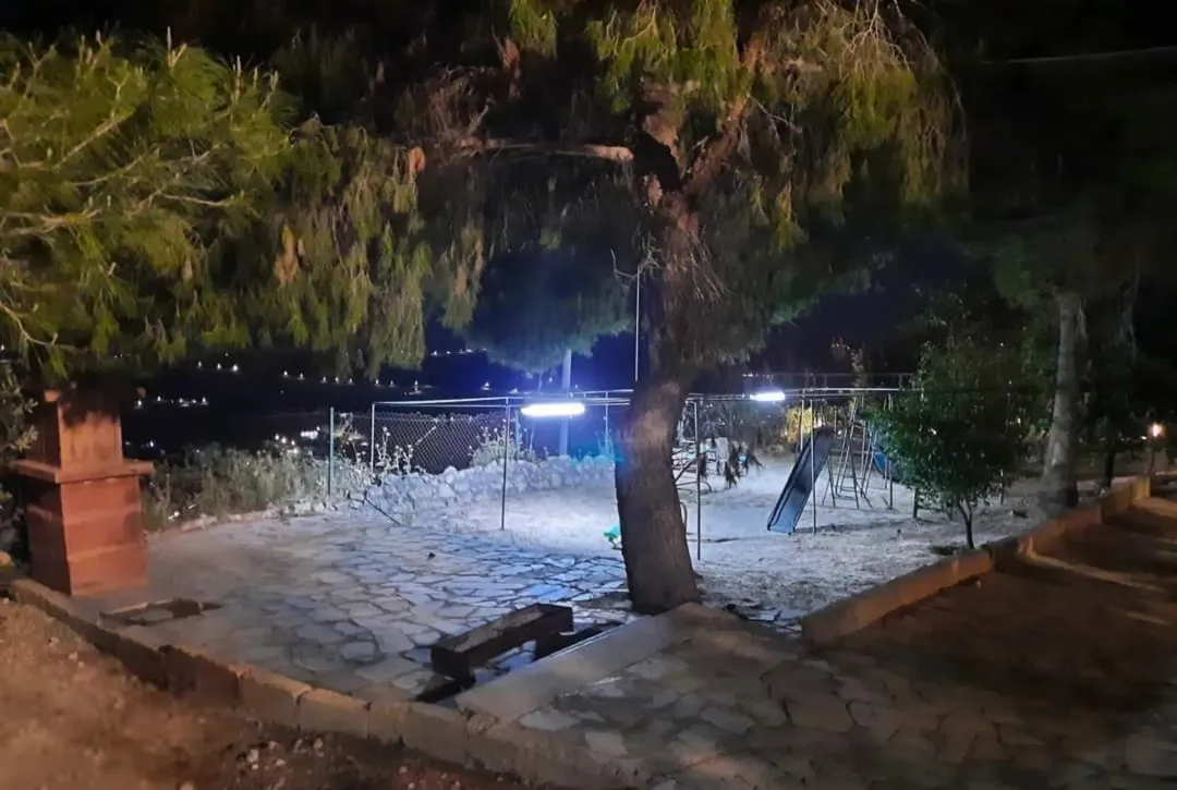 مزرعة مع مسبح في عمان ابو السوس للبيع