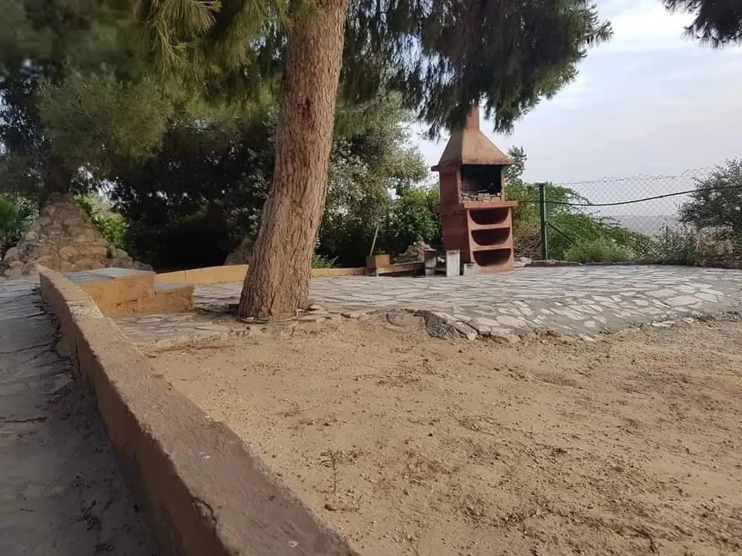 مزرعة مع مسبح في عمان ابو السوس للبيع