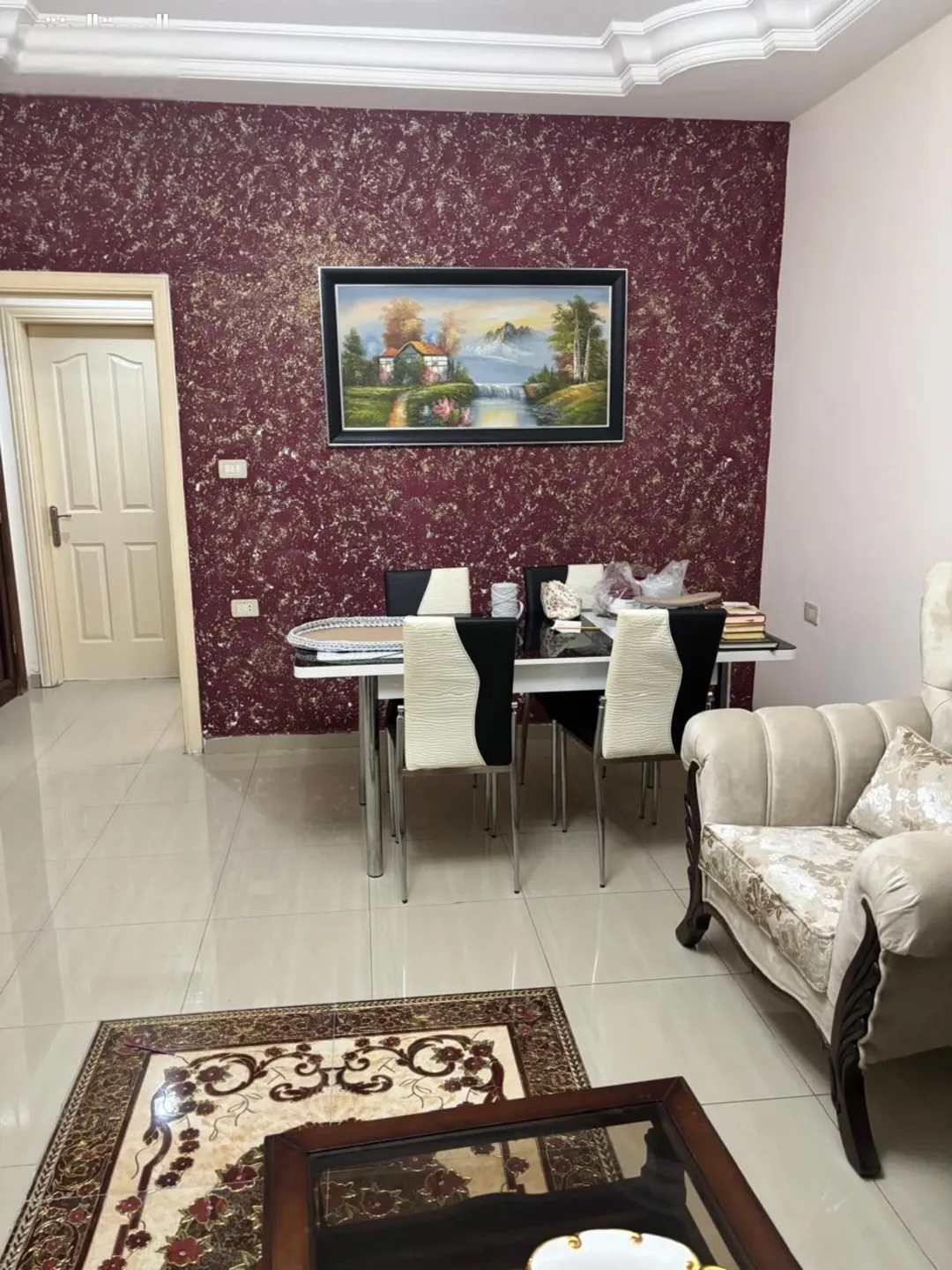 شقة للبيع في المدينه الرياضيه بحالة ممتازة بسعر جيد