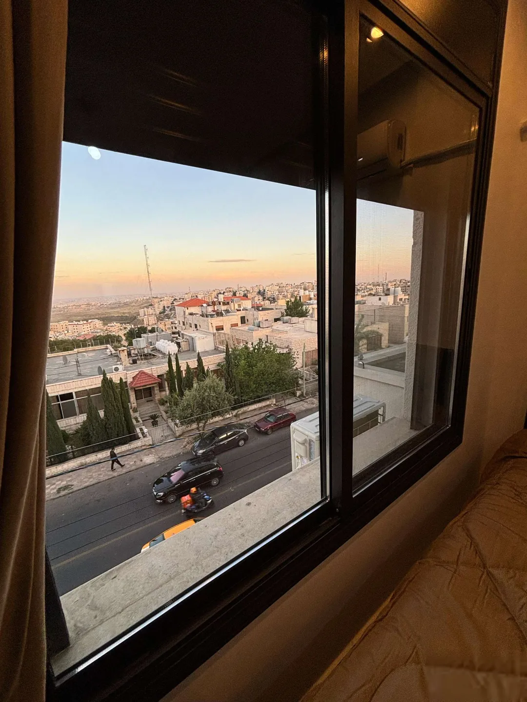 شقة فاخرة مفروشة للإيجار ضاحية الرشيد 85 مترًا – عمان الاردن