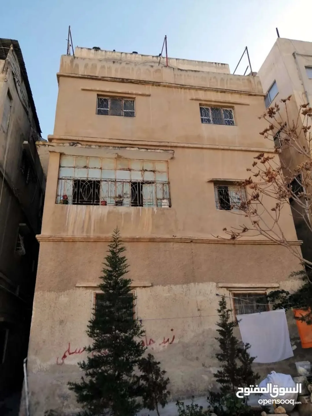 عماره للبيع مكونه من 4 طوابق كل طابق شقه مساحه 110 متر مربع