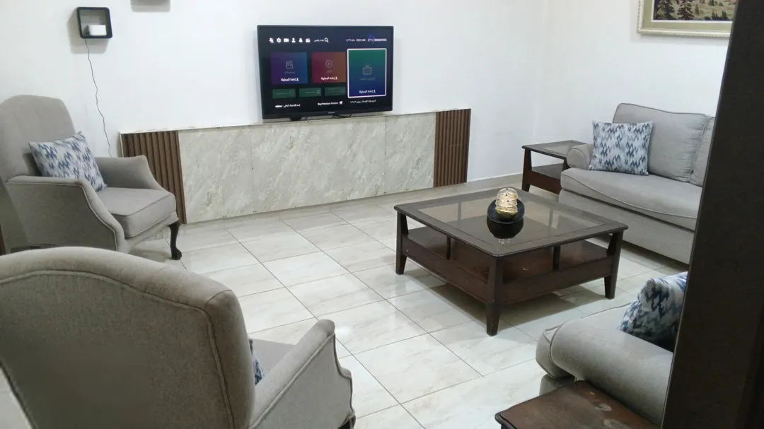 شقة مفروشة للايجار لعائلة صغيرة او طالبات او موظفات طبربور