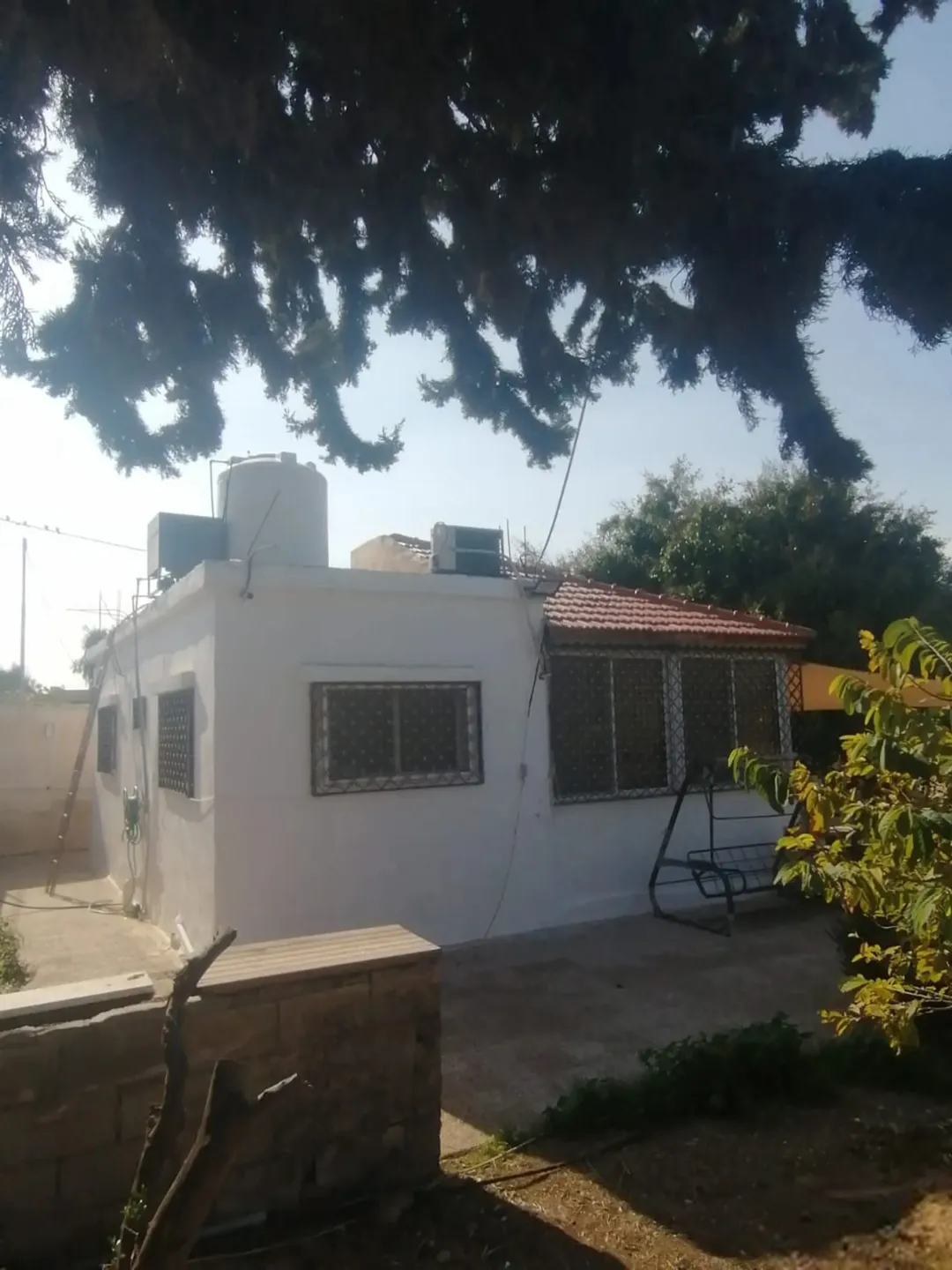 بيت مزرعة (ترخيص سكن) مزروعة شجر مثمر مع بير في منطقة الاغوار الوسطى ظهرة الرمل — صورة 3