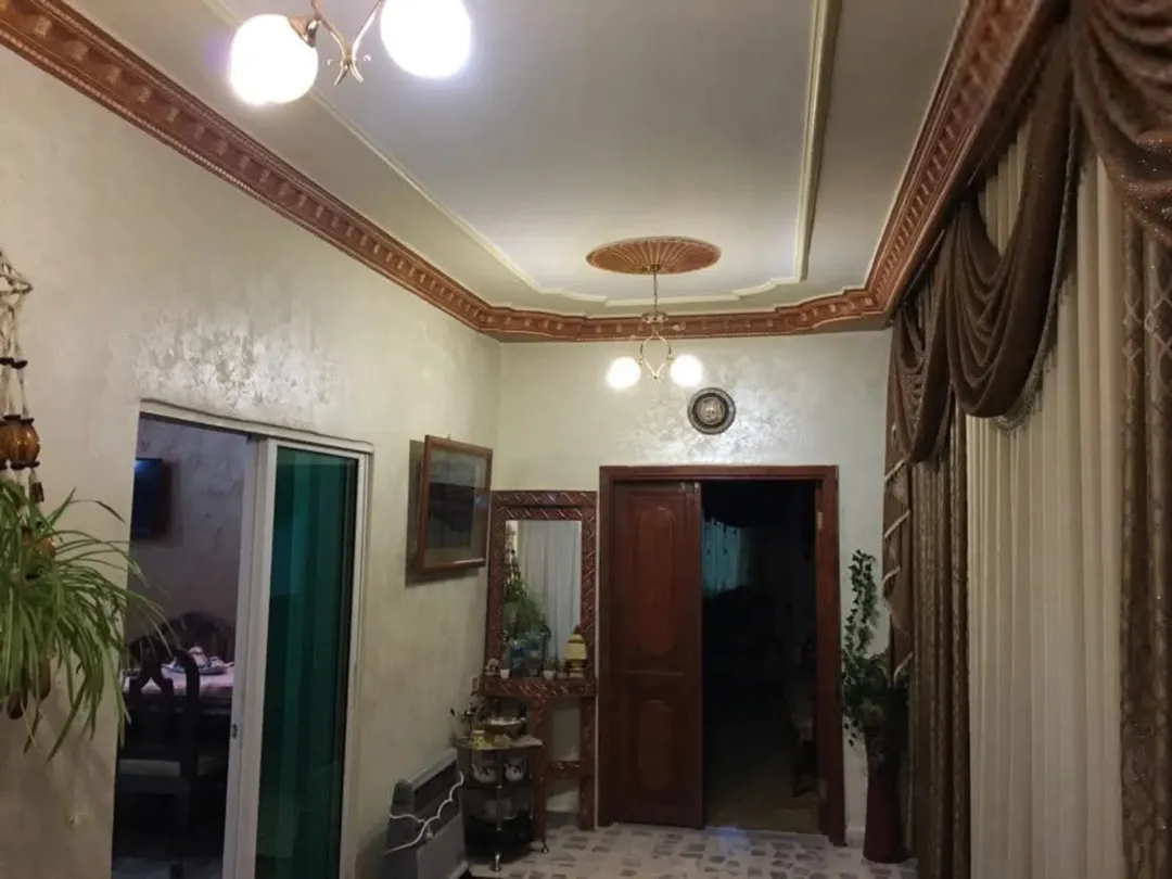 منزل للبيع في قلب مادبا